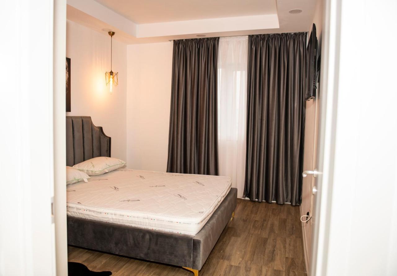 Raphael Apartment North Bucharest Cosmopolis Stefanestii de Jos Buitenkant foto