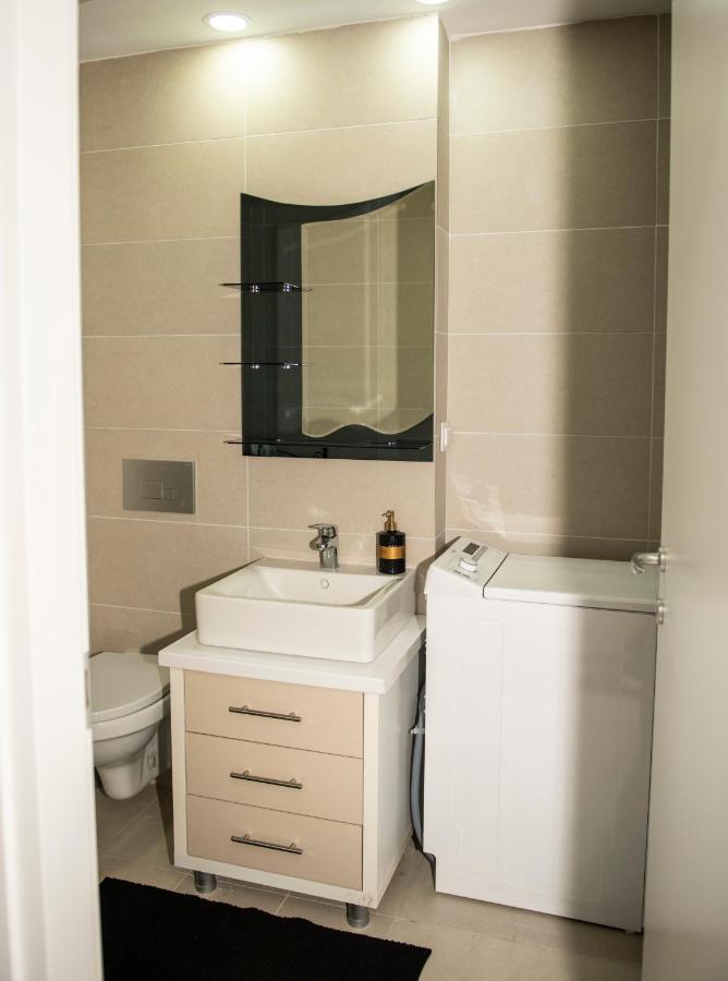 Raphael Apartment North Bucharest Cosmopolis Stefanestii de Jos Buitenkant foto