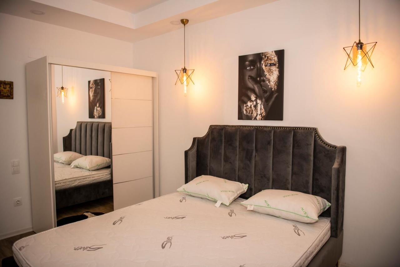 Raphael Apartment North Bucharest Cosmopolis Stefanestii de Jos Buitenkant foto